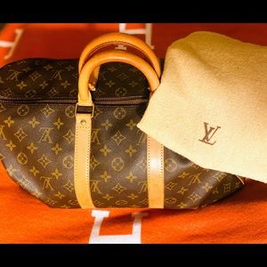 Louis Vuitton Keepall Bag & Hermes Avalon Blanket. 🔥
